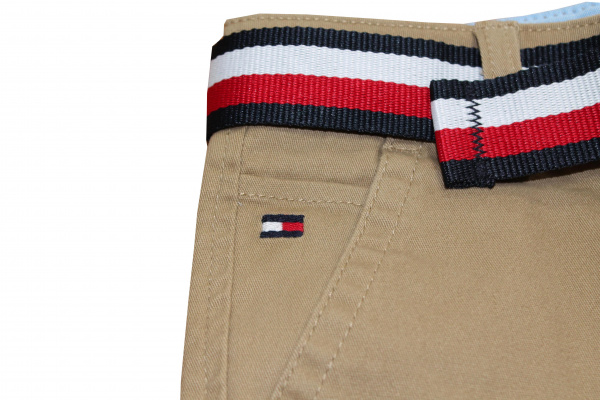 Шорты д/мальч TOMMY HILFIGER Чинос ESSENTIAL с ремнем, светло-коричневые