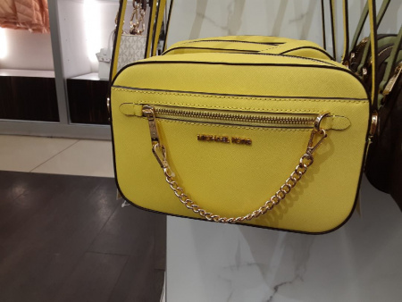 Сумка женская Michael Kors через плечо желтого цвета 