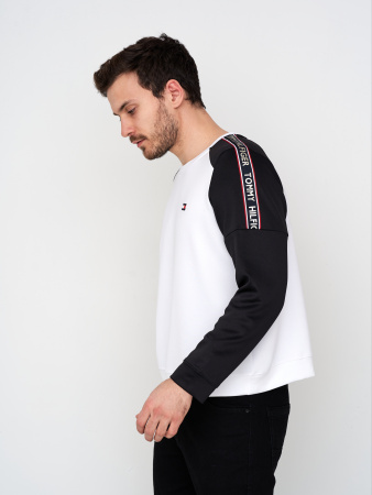 Свитшот мужской Tommy Hilfiger белый с чёрными вставками